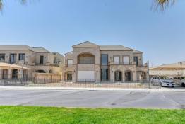 Villa for Sale 610m in Spanish Village