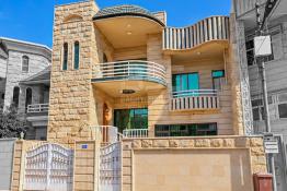دار للبيع 200م في حي مهندسین