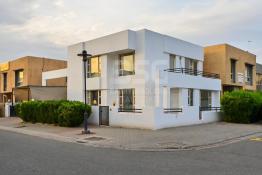 House 300m for Sale in Azadi Nwe