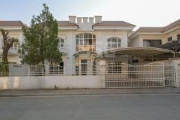 Villa 320m for rent in Empire Royal Villas