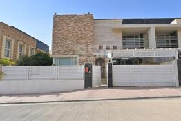 خانوو بۆ فرۆشتن 300م لە لانە ستی