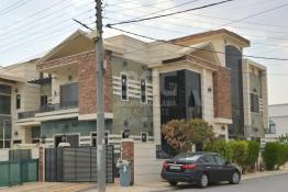 خانوو بۆ فرۆشتن 200م لە گەڕەکی سەربەستی