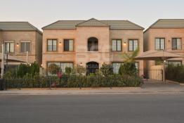 Villa 430m for Sale in Spanish Village