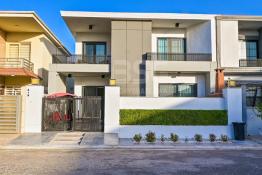 House 200m for Sale in Zin City