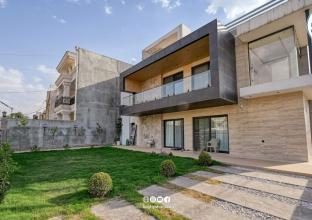 دار للبیع 450م  في حي ضباط