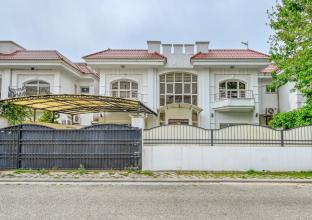 دار للايجار 320م في ایمباير رويال 