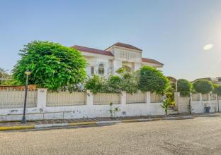 فیلا للبیع 1000م في کرین لاند