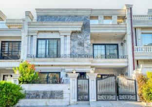 دار للبیع 200م في حي هواری شار