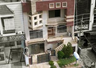 بنایة للايجار 200م في حي بختیاری 