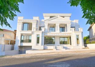 Villa 490m for Sale in American Village