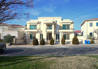 ڤێلا بۆ فرۆشتن 480م لە گوندی ئەمریکی