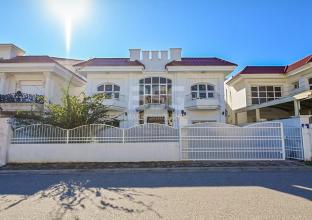 ڤێلا بۆ کرێ 320م لە ئێمپایەر رۆیال