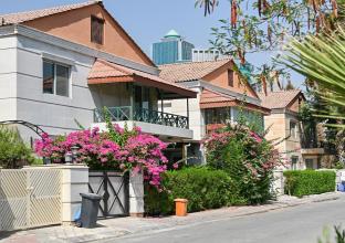 House for Sale 324m in English Village 