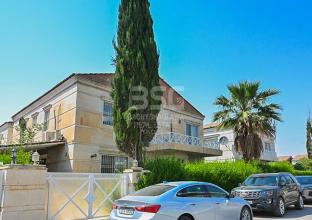 House 324m for Rent in English Village