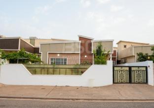 بيت للبيع 250م في كنجان ستي