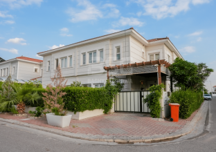 بيت للبيع 200م في هيوا ستي