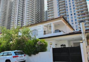 House 570m for Rent in Italian City 1