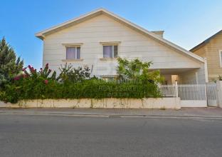 House 480m for Rent in Italian City 2