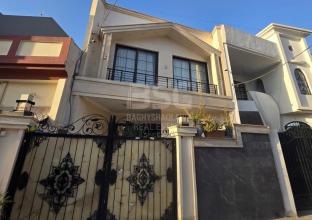 دار للبيع 108م في حي کوران