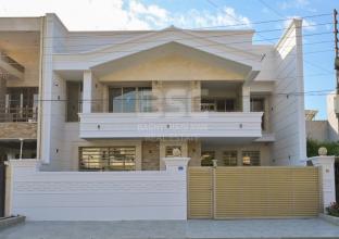House for Sale 300m in Mamostayani Zanko