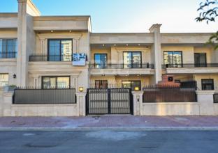 House 300m for Sale in Pak Land