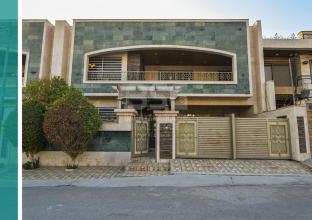 House 200m for Sale in Sarbasty (32 Park)