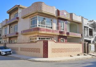 بيت للبيع 273م في حي سربستي (32 بارک)