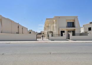 ڤێلا بۆ کرێ 500م لە سلاڤا ستی