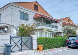 House for Rent 324m in English Village 