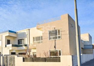 House 220m for Sale in Varsan