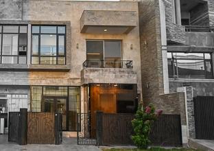 House 150m for Sale in Waziran