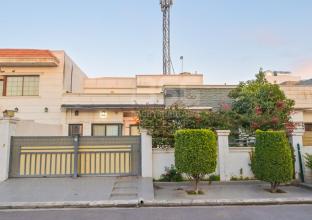 دار للبيع 250م في حي زانکو