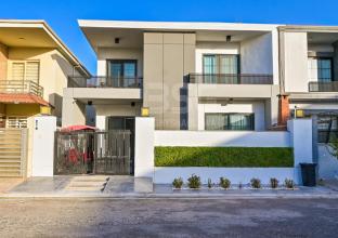House 200m for Sale in Zin City