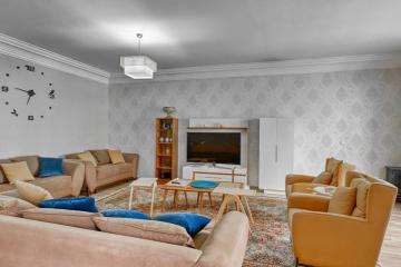 Apartment for rent 273m in Empire Royal 