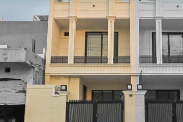 House 100m for Sale in Azadi