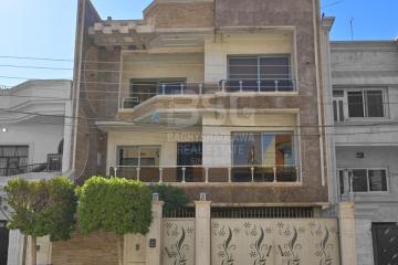 دار للبيع 200م في حي برایتي