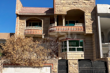 دار للبيع 200م في حي دولاراوة