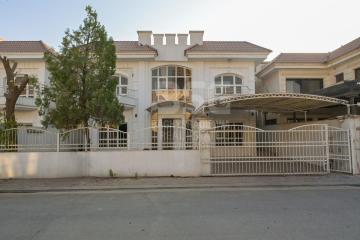 Villa 320m for rent in Empire Royal Villas