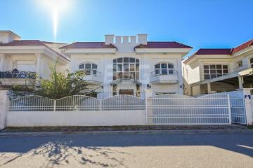 Villa 320m for Rent in Empire Royal Villas