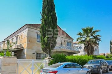 House 324m for Rent in English Village