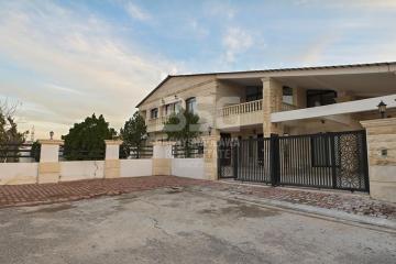 ڤێلا بۆ فرۆشتن 900م لە فاملی لاند