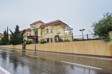 فيلا للبيع 2100م في کرین لاند