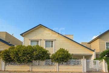 House 320m for Sale in Italian City 2