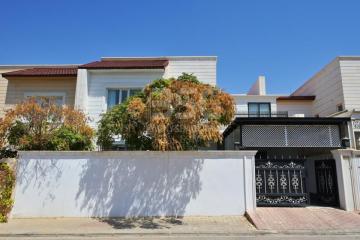 House 240m for Sale in Italian City 2