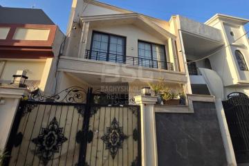 دار للبيع 108م في حي کوران