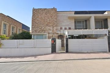 House for Sale 300m in LANA City