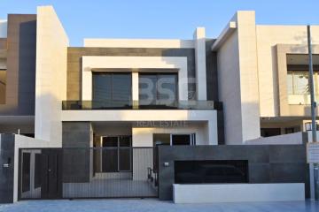 House for Sale 300m in Runaky