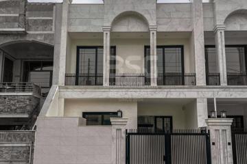 دار للبيع 130م في حي شورش