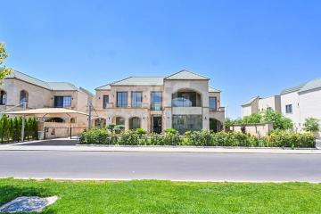 Villa 610m for Sale in Spanish Village