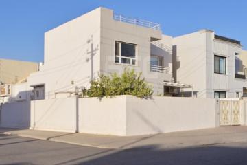 House for Sale 220m in Varsan